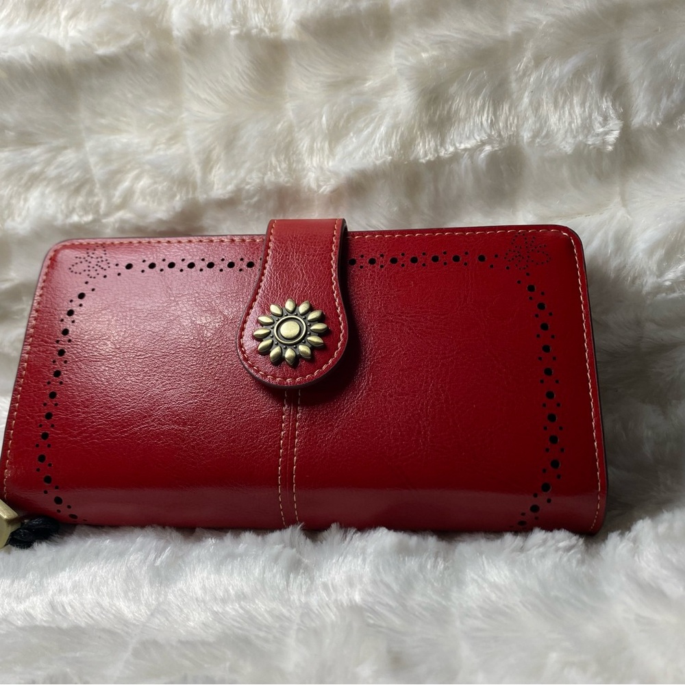 Red Leather Women's Wallet by Lavemi, Excellent Condition,